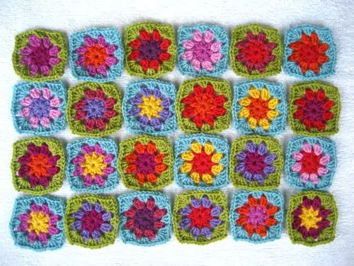 summer floral granny square pattern to crochet