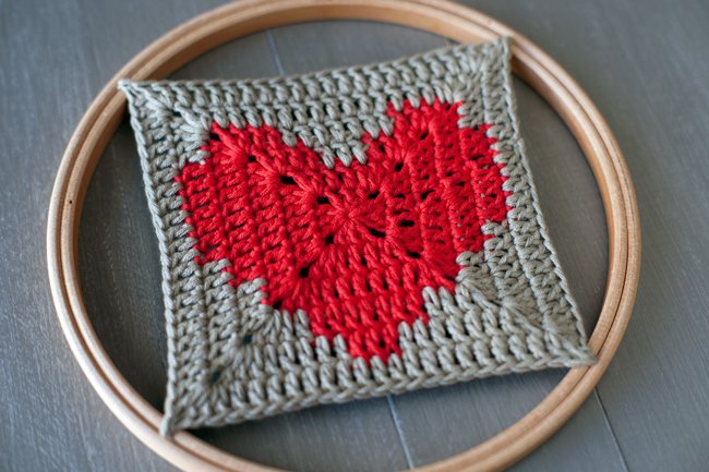 heart in a solid granny square free crochet pattern